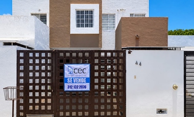 CASA EN VENTA 2 PLANTAS, 3 RECÁMARAS, 2 BAÑOS, COCHERA PARA 1 AUTO
