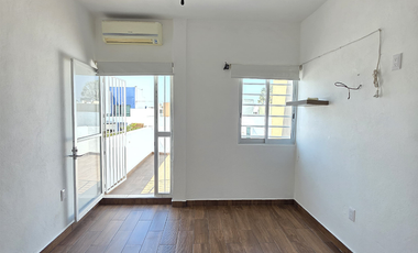 CASA EN VENTA 2 PLANTAS, 3 RECÁMARAS, 2 BAÑOS, COCHERA PARA 1 AUTO