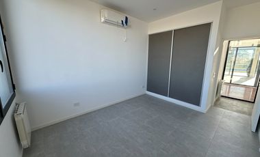 Venta Casa 5 amb a estrenar c/lote en altura, pileta, terraza - Bo. Villalobos - Hudson
