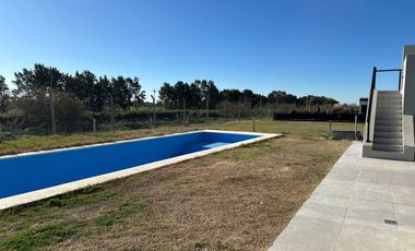 Venta Casa 5 amb a estrenar c/lote en altura, pileta, terraza - Bo. Villalobos - Hudson