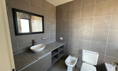 Venta Casa 5 amb a estrenar c/lote en altura, pileta, terraza - Bo. Villalobos - Hudson
