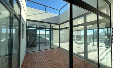 Venta Casa 5 amb a estrenar c/lote en altura, pileta, terraza - Bo. Villalobos - Hudson