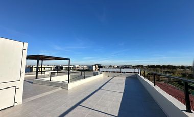Venta Casa 5 amb a estrenar c/lote en altura, pileta, terraza - Bo. Villalobos - Hudson