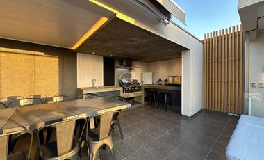Casa en Arriendo en El Remanso / Vital Apoquindo / Las Condes
