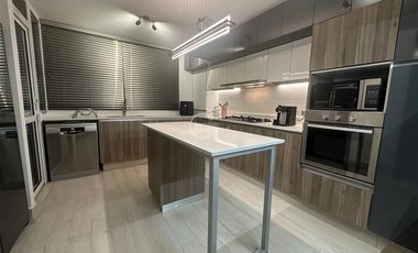Casa en Arriendo en El Remanso / Vital Apoquindo / Las Condes