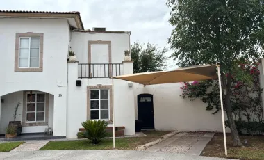 CASA RENTA SENDEROS CON ALBERCA