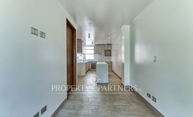 Arriendo de remodelado y excelente Townhouse en Las Pircas, Peñalolén