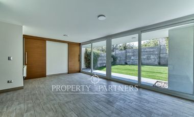 Arriendo de remodelado y excelente Townhouse en Las Pircas, Peñalolén
