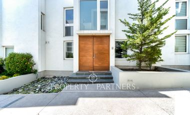 Arriendo de remodelado y excelente Townhouse en Las Pircas, Peñalolén