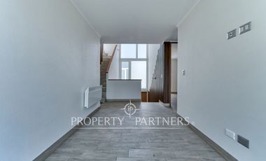 Arriendo de remodelado y excelente Townhouse en Las Pircas, Peñalolén