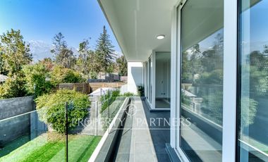 Arriendo de remodelado y excelente Townhouse en Las Pircas, Peñalolén