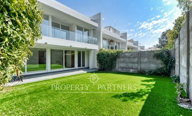 Arriendo de remodelado y excelente Townhouse en Las Pircas, Peñalolén