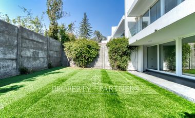 Arriendo de remodelado y excelente Townhouse en Las Pircas, Peñalolén