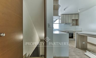 Arriendo de remodelado y excelente Townhouse en Las Pircas, Peñalolén
