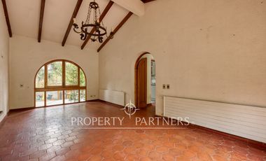 Casa emplazada en gran terreno en el Arrayan a 1 km de Plaza san Enrique .