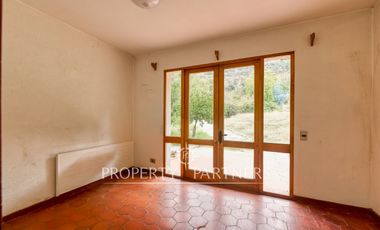 Casa emplazada en gran terreno en el Arrayan a 1 km de Plaza san Enrique .