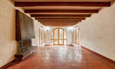 Casa emplazada en gran terreno en el Arrayan a 1 km de Plaza san Enrique .
