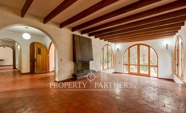 Casa emplazada en gran terreno en el Arrayan a 1 km de Plaza san Enrique .