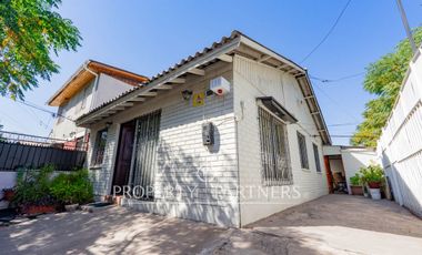 Arriendo segura y sólida casa excelente ubicacion y conectividad.