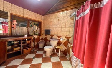 Orilla Lago, maravillosa vista!  2 casas, 5000 m2