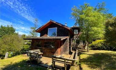 Orilla Lago, maravillosa vista!  2 casas, 5000 m2