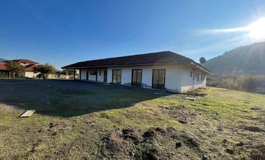 Venta Casa Estilo Colonial en Curicó