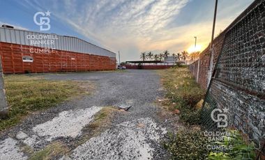Terreno en renta para Negocio Comercial frente a Plaza Amércias