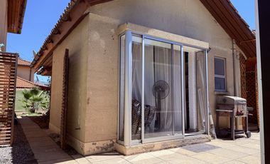 Venta de casa en condominio, potencial para ampliar