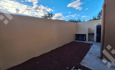 En Venta, PH tipo Duplex de  2 dormitorios, Plottier, Area Centro