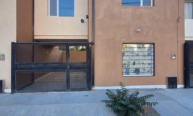En Venta, PH tipo Duplex de  2 dormitorios, Plottier, Area Centro