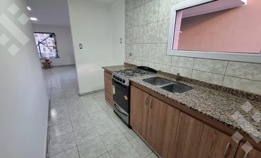 En Venta, PH tipo Duplex de  2 dormitorios, Plottier, Area Centro