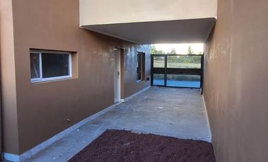 En Venta, PH tipo Duplex de  2 dormitorios, Plottier, Area Centro