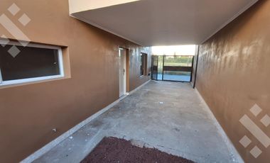 En Venta, PH tipo Duplex de  2 dormitorios, Plottier, Area Centro