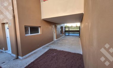 En Venta, PH tipo Duplex de  2 dormitorios, Plottier, Area Centro
