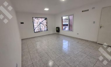 En Venta, PH tipo Duplex de  2 dormitorios, Plottier, Area Centro