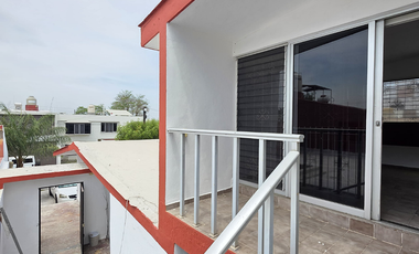 RESIDENCIA EN VENTA 2 PLANTAS, 5 RECÁMARAS, LOFT EN PLANTA ALTA, 3.5 BAÑOS