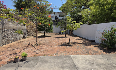 RESIDENCIA EN VENTA, 2 PLANTAS, 4 RECÁMARAS, 2 BAÑOS, COCHERA PARA 3 AUTOS
