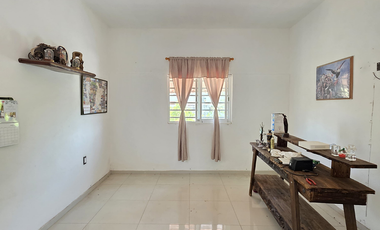 RESIDENCIA EN VENTA, 2 PLANTAS, 4 RECÁMARAS, 2 BAÑOS, COCHERA PARA 3 AUTOS
