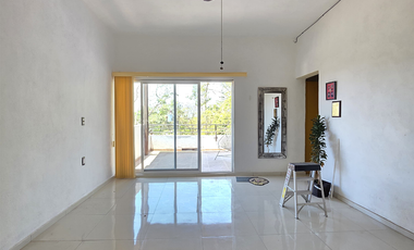 RESIDENCIA EN VENTA, 2 PLANTAS, 4 RECÁMARAS, 2 BAÑOS, COCHERA PARA 3 AUTOS