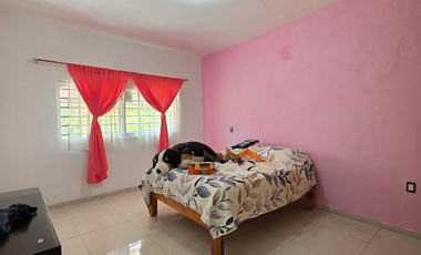 RESIDENCIA EN VENTA, 2 PLANTAS, 4 RECÁMARAS, 2 BAÑOS, COCHERA PARA 3 AUTOS