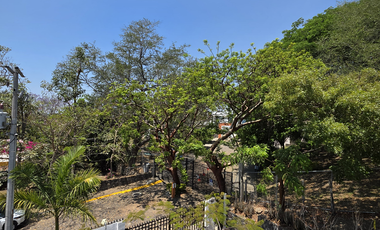 RESIDENCIA EN VENTA, 2 PLANTAS, 4 RECÁMARAS, 2 BAÑOS, COCHERA PARA 3 AUTOS