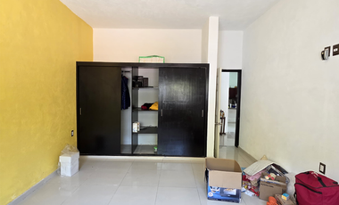 RESIDENCIA EN VENTA, 2 PLANTAS, 4 RECÁMARAS, 2 BAÑOS, COCHERA PARA 3 AUTOS