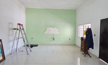 RESIDENCIA EN VENTA, 2 PLANTAS, 4 RECÁMARAS, 2 BAÑOS, COCHERA PARA 3 AUTOS