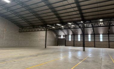 Deposito 1800 m2 en alquiler, Parque Industrial Morón.