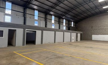 Deposito 1800 m2 en alquiler, Parque Industrial Morón.
