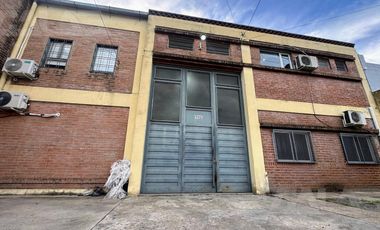 GALPÓN | 4 AMBIENTES | DOBLE INGRESO ALTURA | ZONA INDUSTRIAL | COCHERA | ITUZAINGÓ NORTE