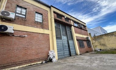GALPÓN | 4 AMBIENTES | DOBLE INGRESO ALTURA | ZONA INDUSTRIAL | COCHERA | ITUZAINGÓ NORTE