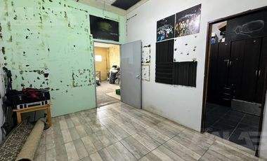 GALPÓN | 4 AMBIENTES | DOBLE INGRESO ALTURA | ZONA INDUSTRIAL | COCHERA | ITUZAINGÓ NORTE