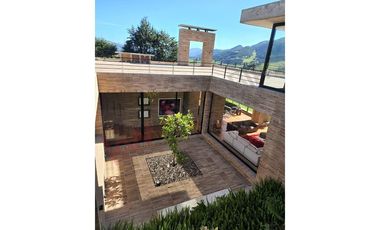 ARRIENDO ESPECTACULAR CASA AMOBLADA EN CONJUNTO CERRADO, LA CALERA