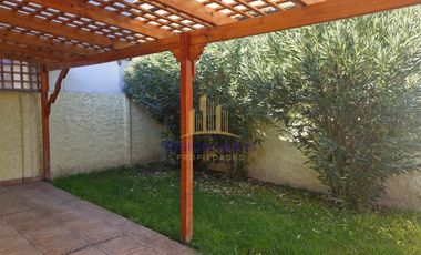 SE VENDE CASA EN PADRE HURTADO
